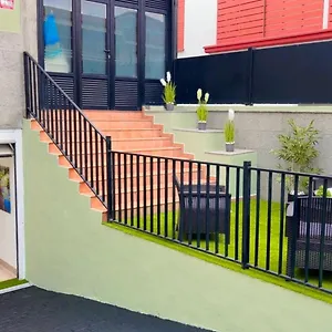 https://villa-moderno-y-acogedor-estudio-en-guamasa.in-canary-islands.com